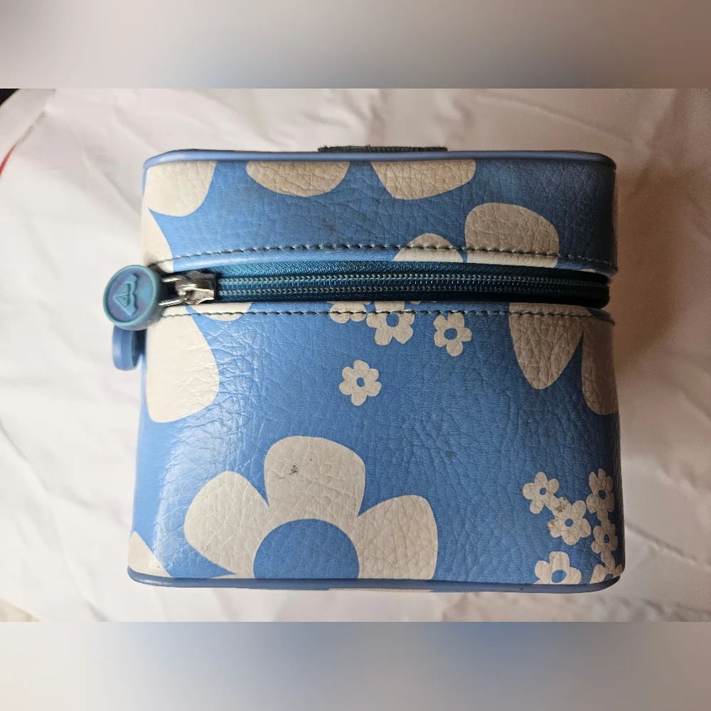 Vintage Roxy Blue and White Floral Cosmetic Case